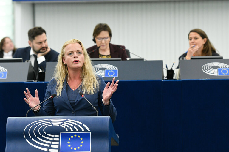 Foto 12: EP Plenary session - Debates on cases of breaches of human rights, democracy and the rule of law