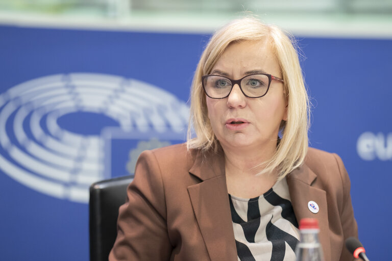 Billede 11: ENVI  Extraordinary meeting - Exchange of views with Paulina Hennig-Kloska, Minister of Climate and Environment, Polish Council Presidency