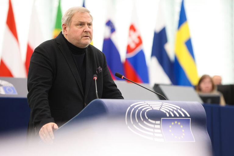 EP Plenary session - EU funding of physical border protection structures such as walls, fences or other barriers at the external border