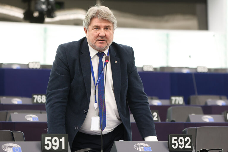 EP Plenary session - EU funding of physical border protection structures such as walls, fences or other barriers at the external border