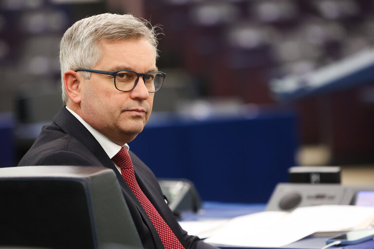 EP Plenary session - EU funding of physical border protection structures such as walls, fences or other barriers at the external border