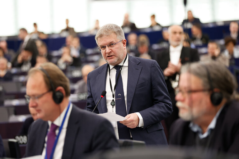 Foto 12: EP Plenary session - Voting session