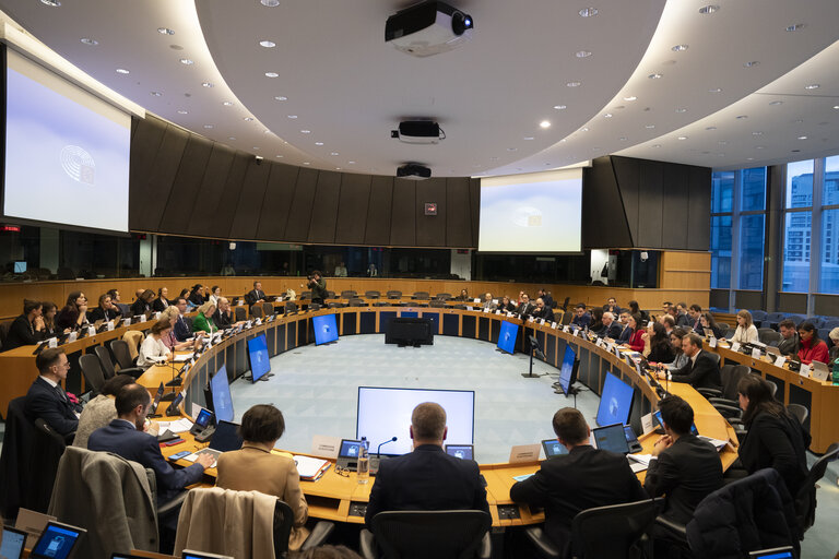 Photo 11 : LIBE - Trilogue on Combatting Corruption Directive