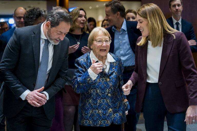 Foto 1: International Holocaust Remembrance Day - Meeting between Roberta METSOLA, EP President, and Corrie Hermann, daughter of Hungarian-born cellist Pál Hermann