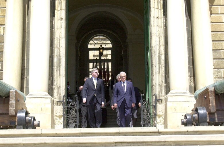 Pat COX, EP President meets Edward Fenech Adami, president of Malta during his official visit in Malta, May 21, 2002..