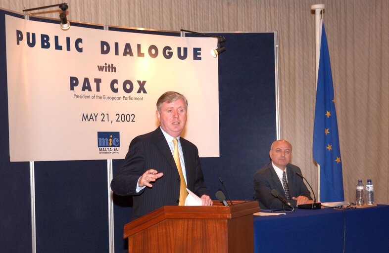 Pat COX, EP President during his official visit in Malta university, May 21, 2002.
