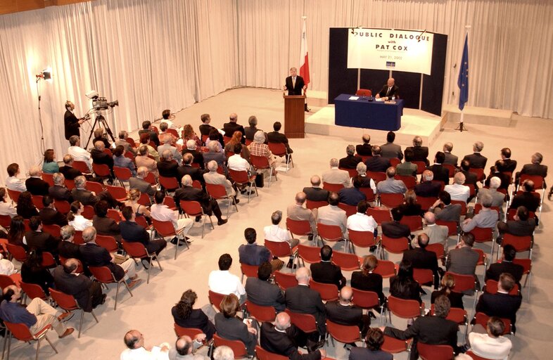 Pat COX, EP President during his official visit in Malta university, May 21, 2002.