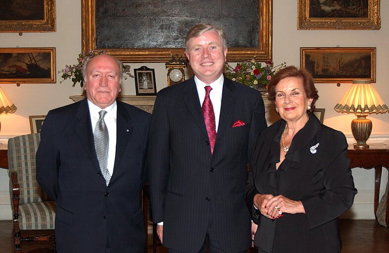 Pat COX, EP President meets Guido De Marco and his wife during his official visit in Malta, May 21, 2002.