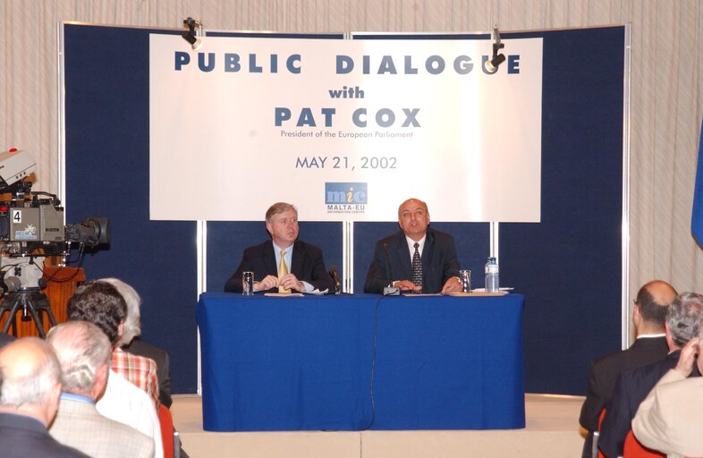 Pat COX, EP President during his official visit in Malta university, May 21, 2002.