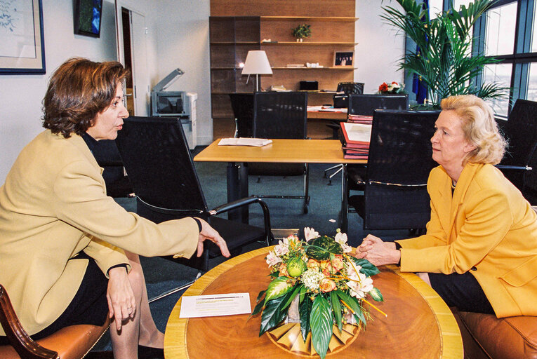 EP President meets with French MP Anne-Marie IDRAC
