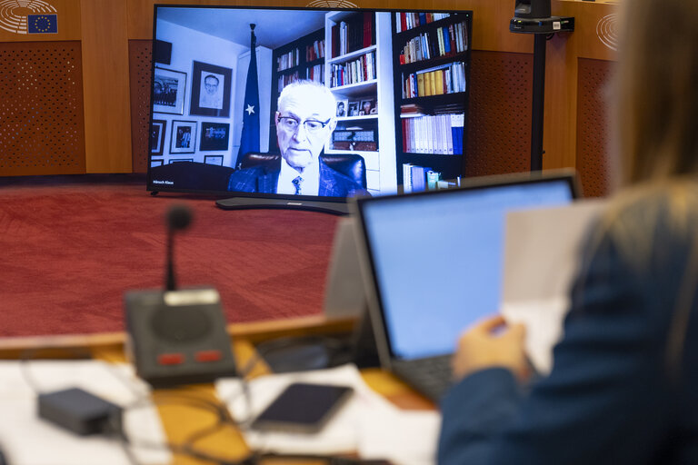 Fotografia 15: Former Members Association Management Committee meeting