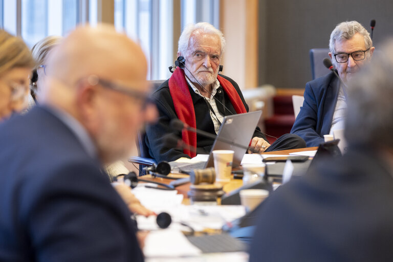 Fotografija 24: Former Members Association Management Committee meeting