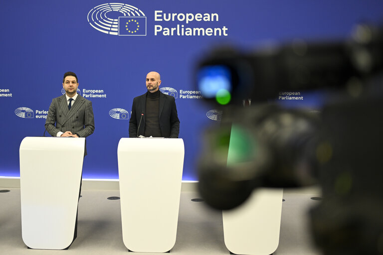 Fotografi 11: Press briefing ECR