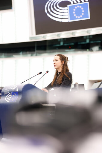 Fotó 4: EP Plenary session - US withdrawal from the Paris Climate Agreement, the World Health Organisation and the suspension of US development and humanitarian aid