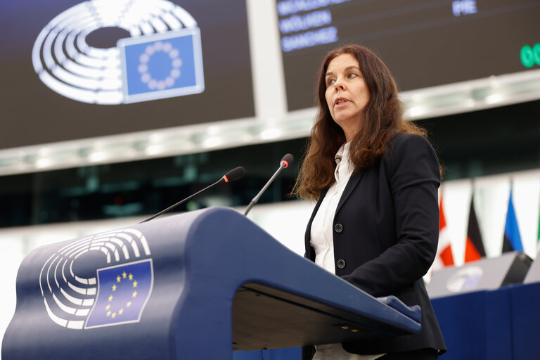 Fotó 2: EP Plenary session - US withdrawal from the Paris Climate Agreement, the World Health Organisation and the suspension of US development and humanitarian aid