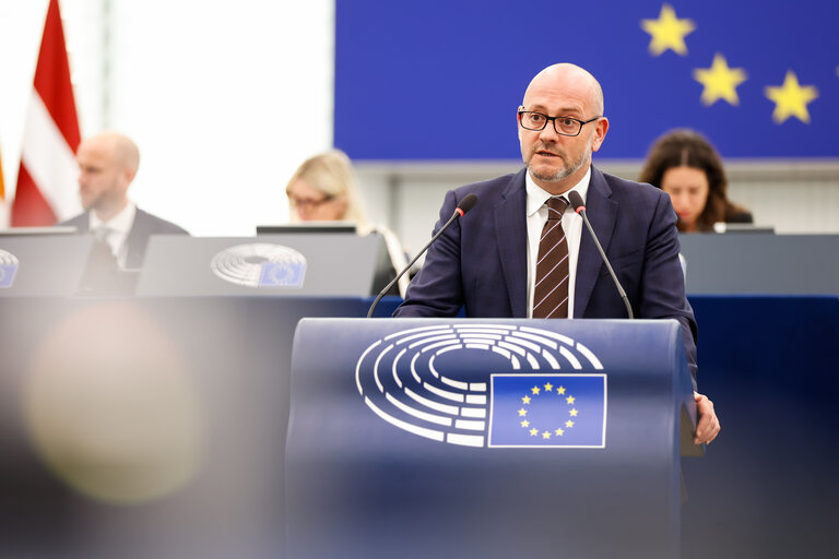 EP Plenary session - US withdrawal from the Paris Climate Agreement, the World Health Organisation and the suspension of US development and humanitarian aid