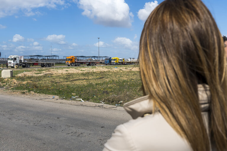 Official visit by Roberta METSOLA, EP President to Israel and occupied Palestinian territories - Crossing into Gaza and Visit to the Border-Crossing Point & to Humanitarian Operations at Kerem Shalom Border