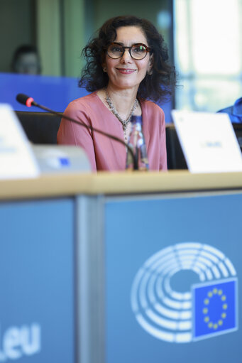 Fotografija 35: FEMM - Exchange of views with Ms Hadja Lahbib, Commissioner for Equality