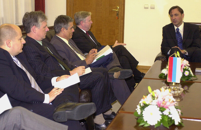 Pat COX, EP President meets with Ranko Krivokapic, Montenegrin Parliament President during his official visit in Belgrade, Serbia & Montenegro, 30 September , 2003.