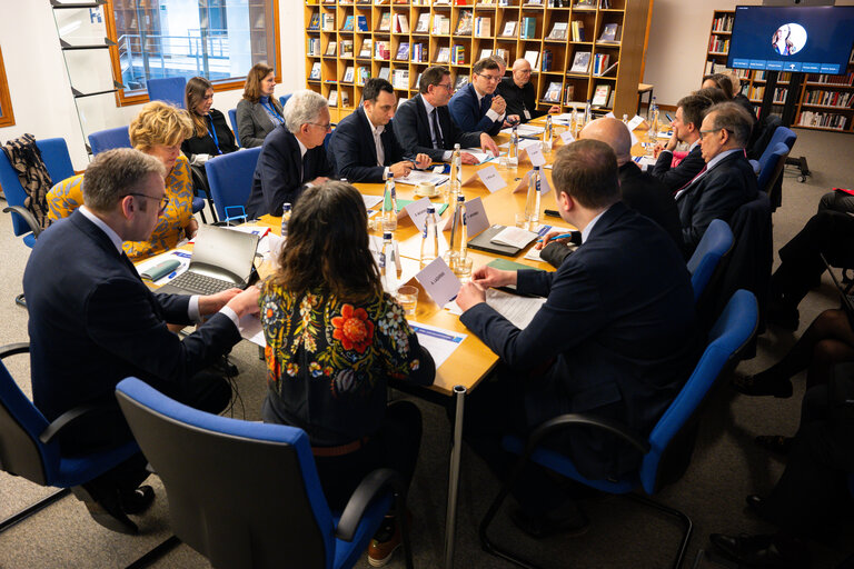 Φωτογραφία 16: ESPAS Steering Group meeting