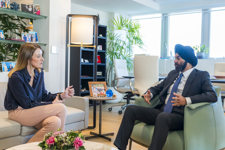 Fotografia 1: Roberta METSOLA, EP President meets with Ajay BANGA, President of the World Bank