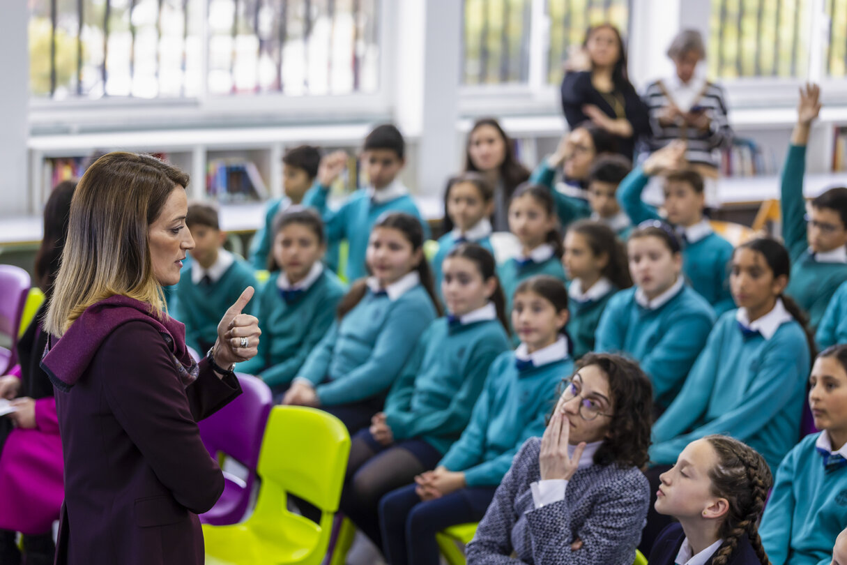 Visit by Roberta METSOLA, EP President to Malta - Visit to San Anton School