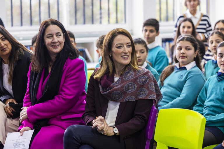 Fotografija 5: Visit by Roberta METSOLA, EP President to Malta - Visit to San Anton School