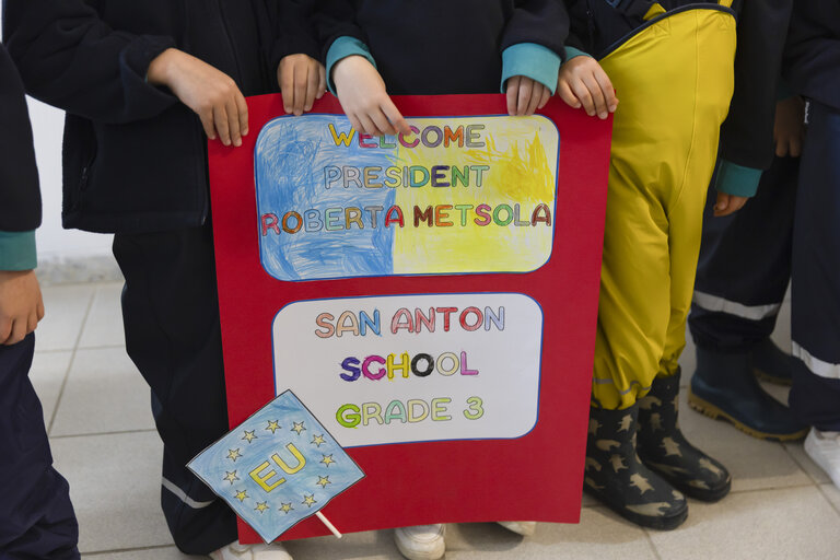 Nuotrauka 7: Visit by Roberta METSOLA, EP President to Malta - Visit to San Anton School