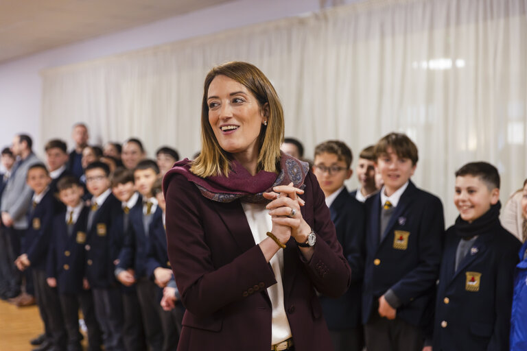 Valokuva 5: Visit by Roberta METSOLA, EP President to Malta - Visit to St. Augustine College