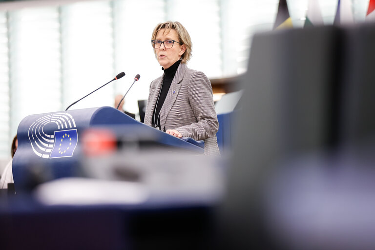 Fotografie 13: EP Plenary session - Cutting red tape and simplifying business in the EU: the first Omnibus proposals