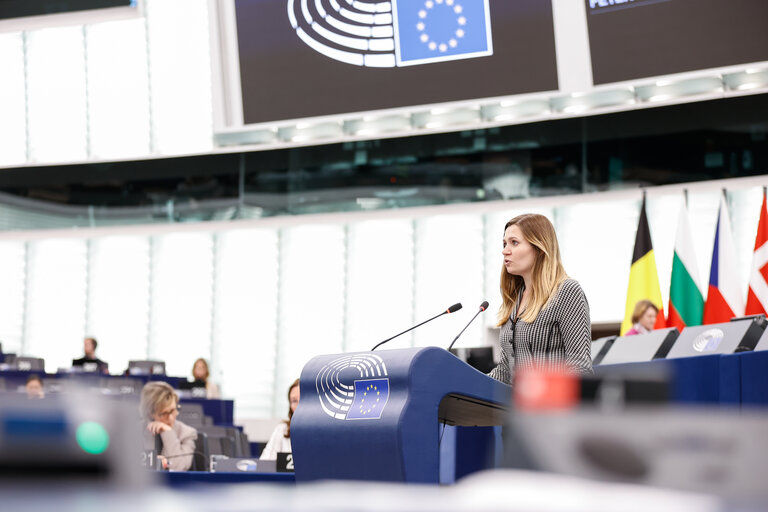 Fotogrāfija 50: EP Plenary session - Cutting red tape and simplifying business in the EU: the first Omnibus proposals