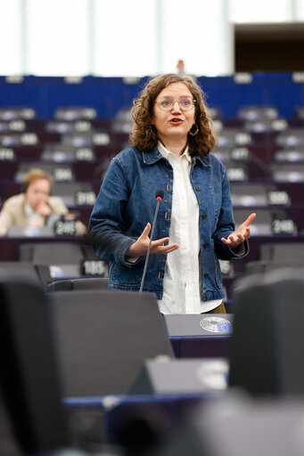 Photo 44: EP Plenary session - Cutting red tape and simplifying business in the EU: the first Omnibus proposals