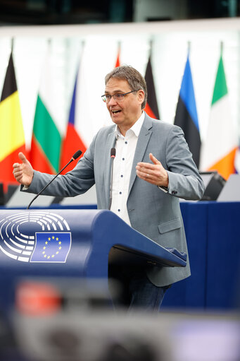 Fotografie 45: EP Plenary session - Cutting red tape and simplifying business in the EU: the first Omnibus proposals