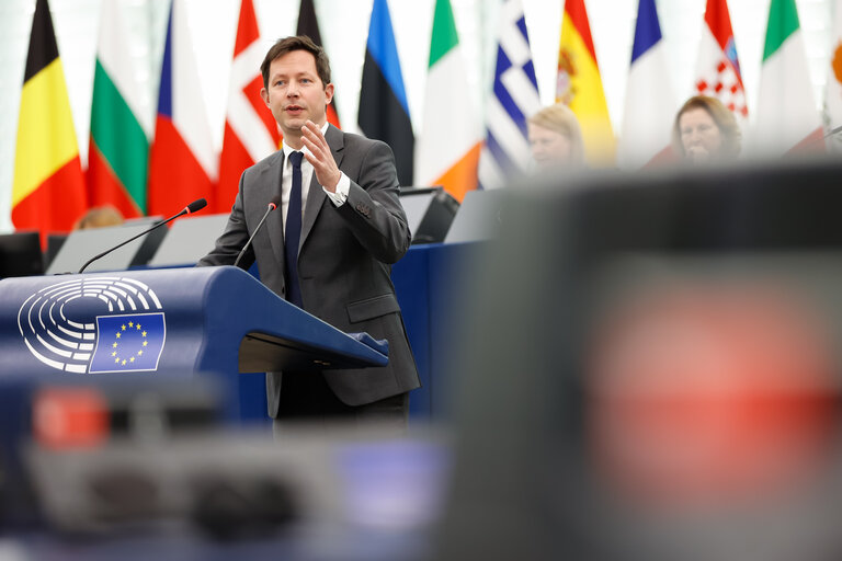 Fotografie 37: EP Plenary session - Cutting red tape and simplifying business in the EU: the first Omnibus proposals