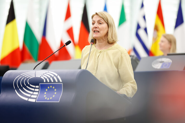 Fotografija 29: EP Plenary session - Cutting red tape and simplifying business in the EU: the first Omnibus proposals