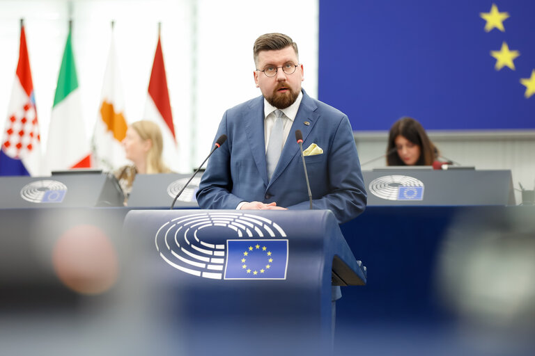 Photo 27: EP Plenary session - Cutting red tape and simplifying business in the EU: the first Omnibus proposals