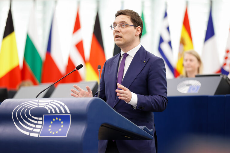 Fotografija 18: EP Plenary session - Cutting red tape and simplifying business in the EU: the first Omnibus proposals