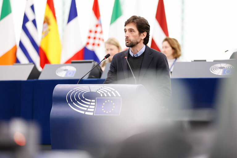 Fotogrāfija 16: EP Plenary session - Cutting red tape and simplifying business in the EU: the first Omnibus proposals