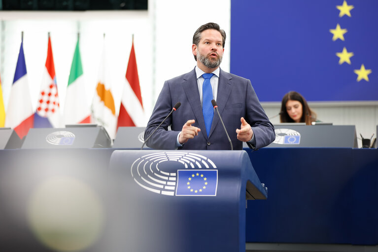 Fotografi 14: EP Plenary session - Cutting red tape and simplifying business in the EU: the first Omnibus proposals