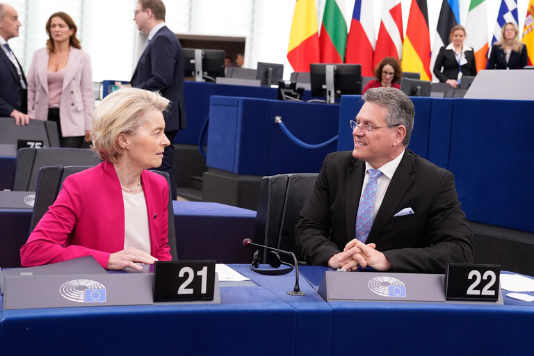 Fotografi 33: EP Plenary session - European Council meetings and European Security