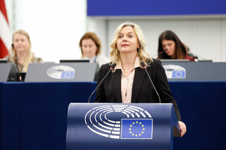 Fotografija 12: EP Plenary session - Cutting red tape and simplifying business in the EU: the first Omnibus proposals