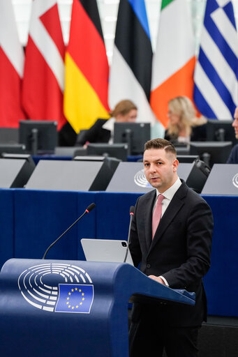 Fotografia 33: EP Plenary session - European Council meetings and European Security