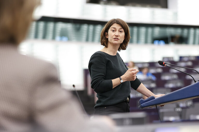 Fotografie 10: EP Plenary session - Cutting red tape and simplifying business in the EU: the first Omnibus proposals