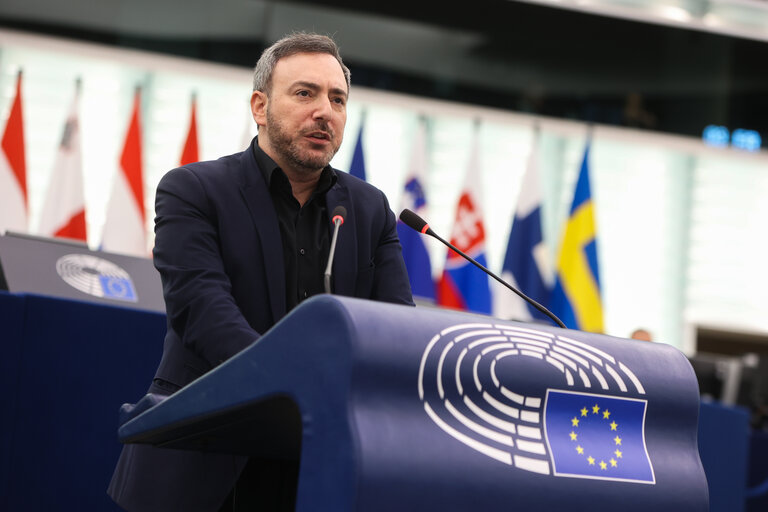 Photo 46 : EP Plenary session - defence - European Council meetings and European Security