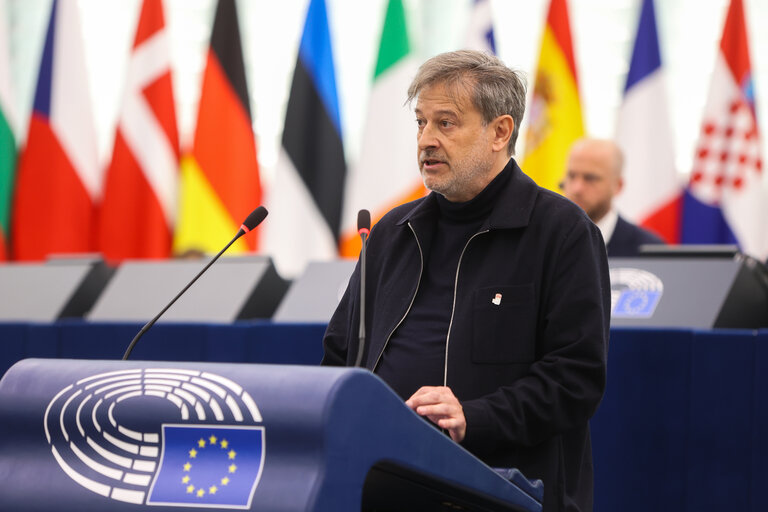 Fotografia 32: EP Plenary session - European Council meetings and European Security