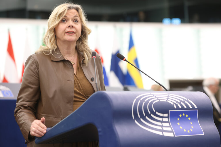 Fotografie 12: EP Plenary session - European Council meetings and European Security