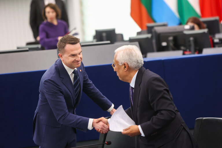 Foto 2: EP Plenary session - defence - European Council meetings and European Security