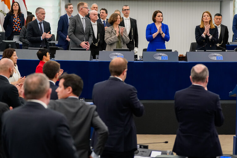 Fotografija 1: EP Plenary session - defence - International Women's Day Celebration