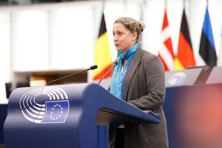 Foto 42: EP Plenary session - Presentation of the proposal on a new common approach on returns