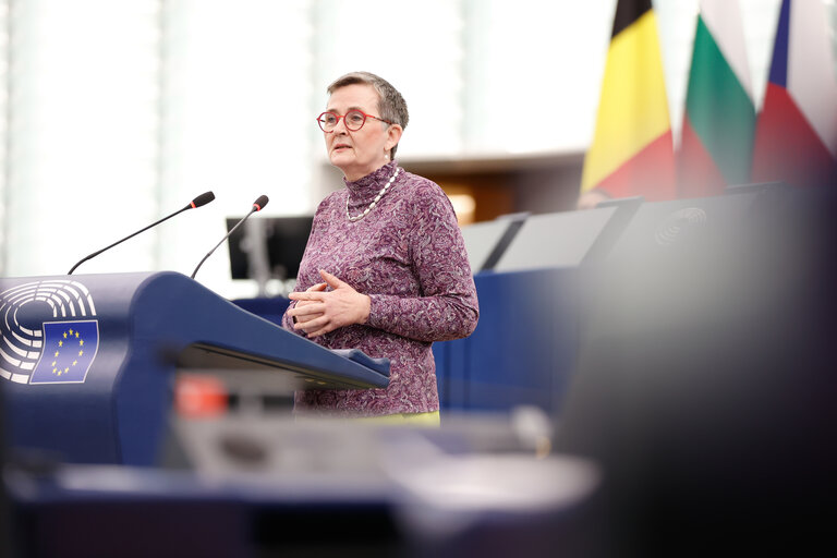 Fotografie 3: EP Plenary session - Presentation of the proposal on a new common approach on returns